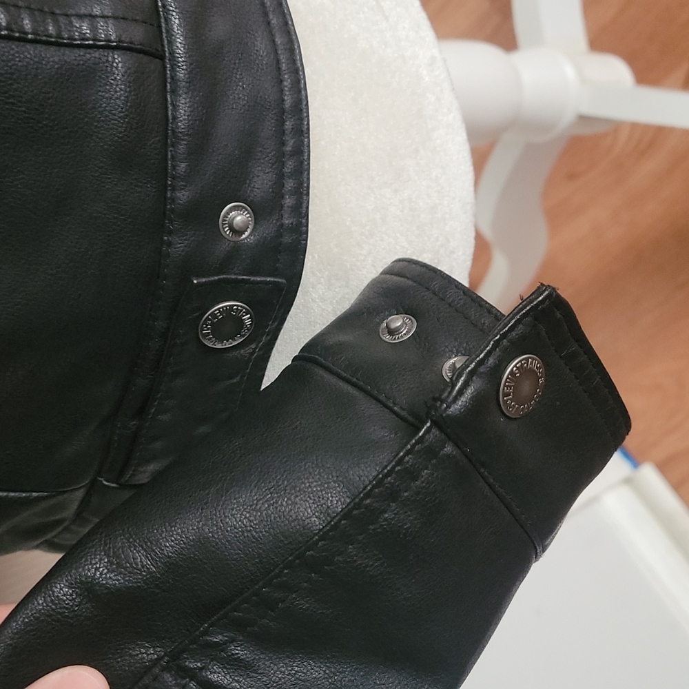 Levi' Jacket - image 4